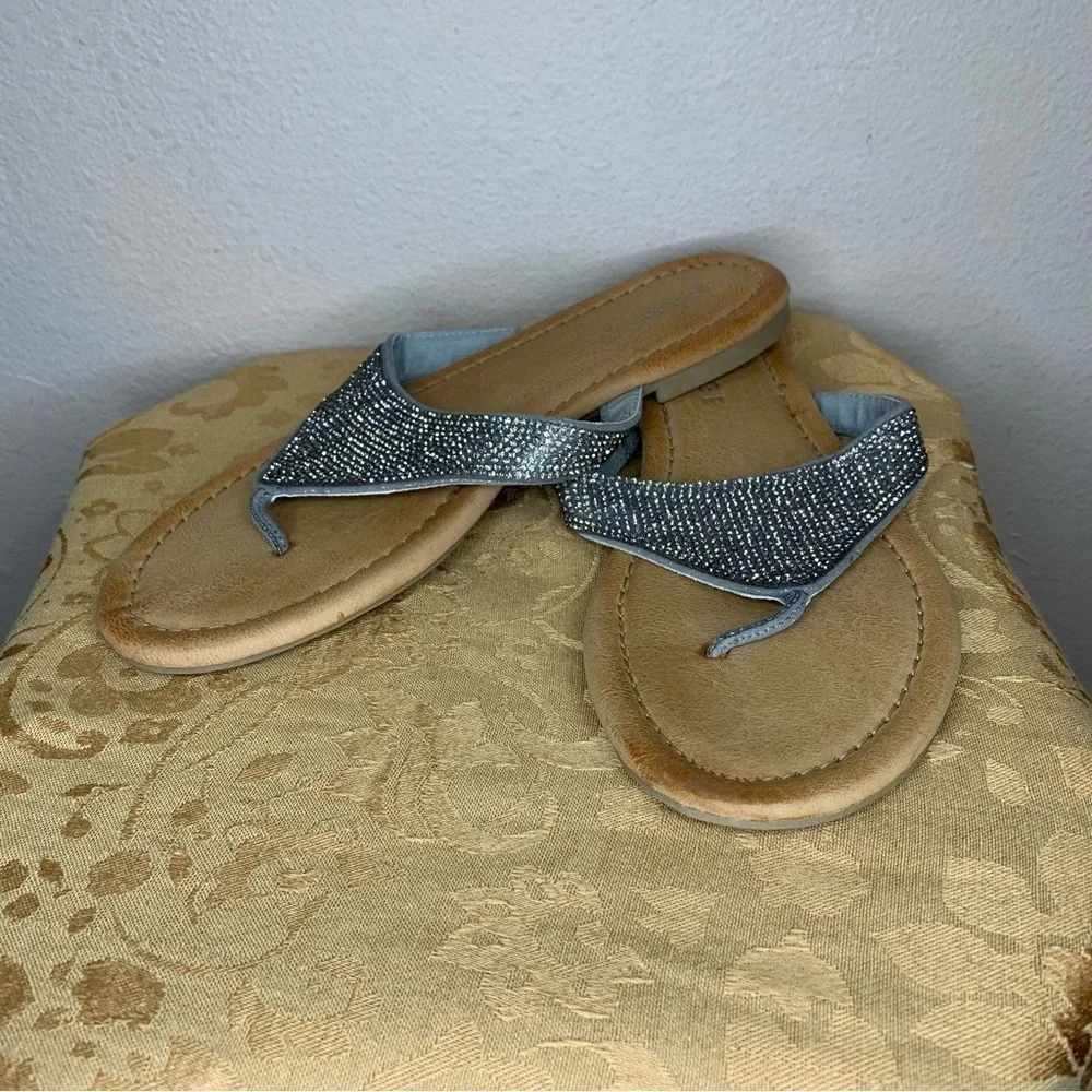 Size 6.5 Rampage Silver Studded Sandals Flats Tan Bottom Synthetic Beachy